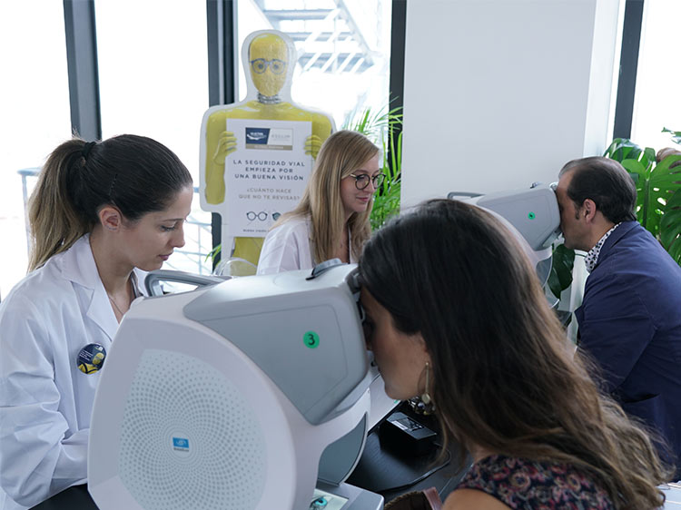 Relizando el estudio de Essilor