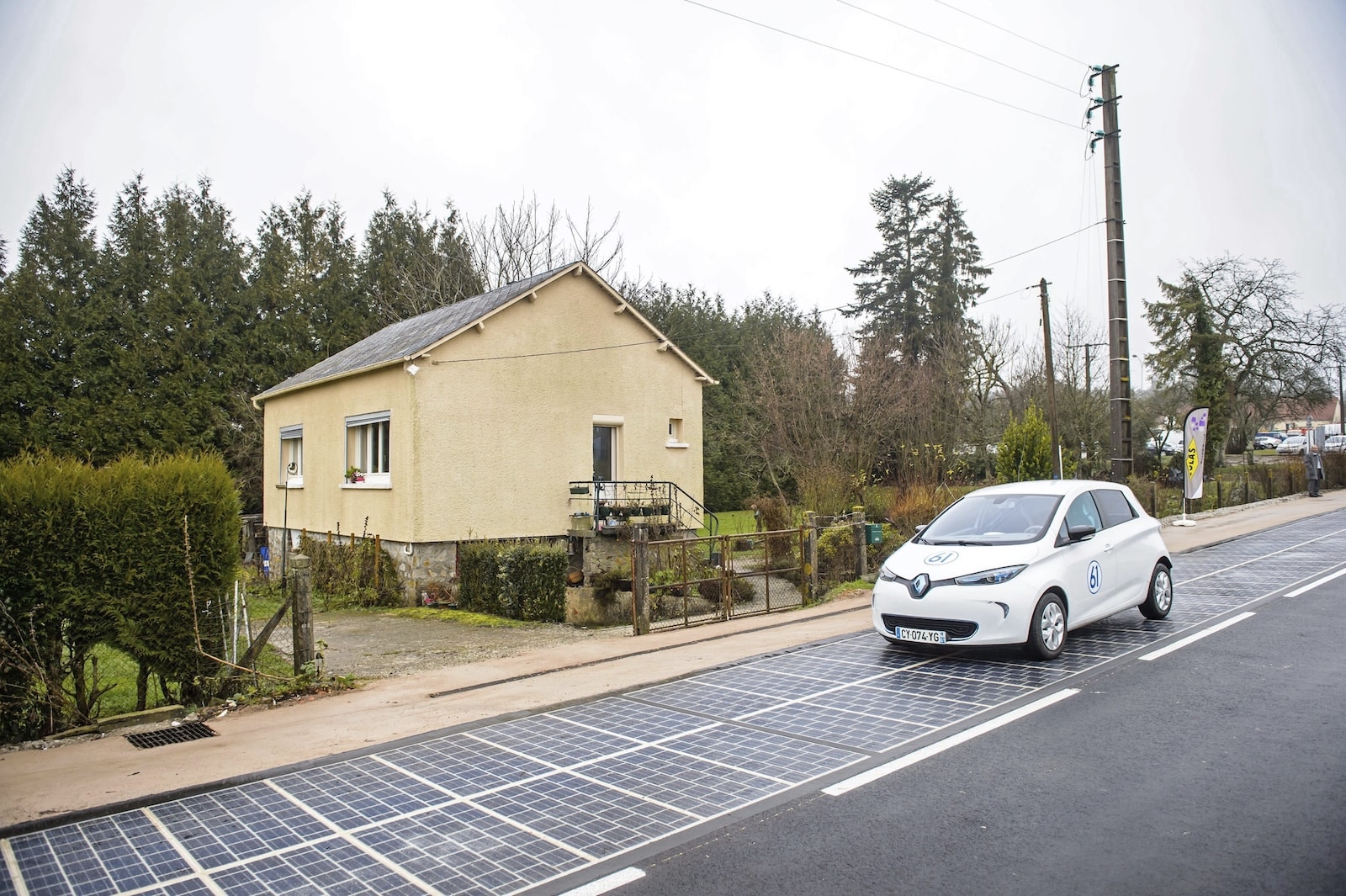 Carretera-solar-en-Francia---EFE-Christophe-Petit-Tesson.jpg